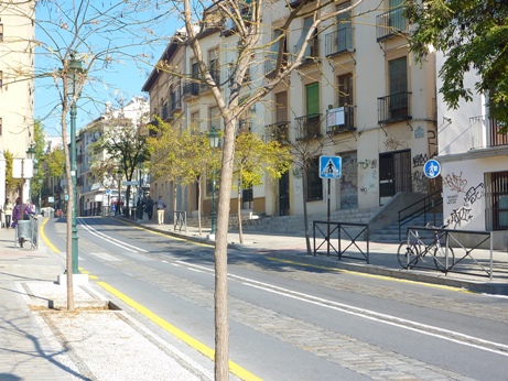 Calle de los apartamentos abadia, real de cartuja 8 