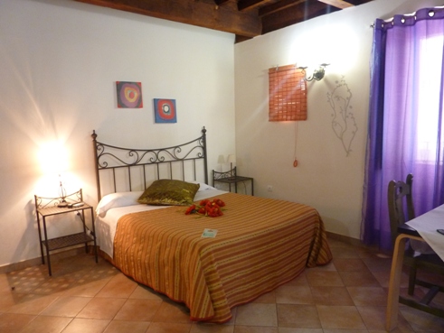 Cama de matrimonio en todos los apartamentos abadia