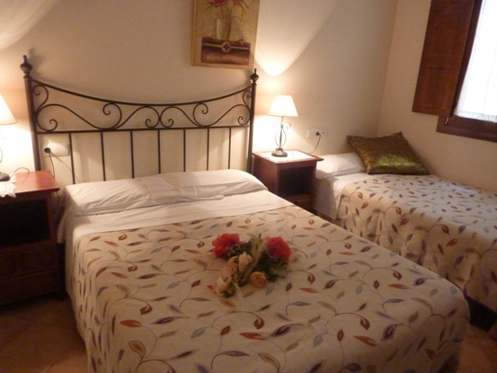 Cama de matrimonio en todos los apartamentos abadia